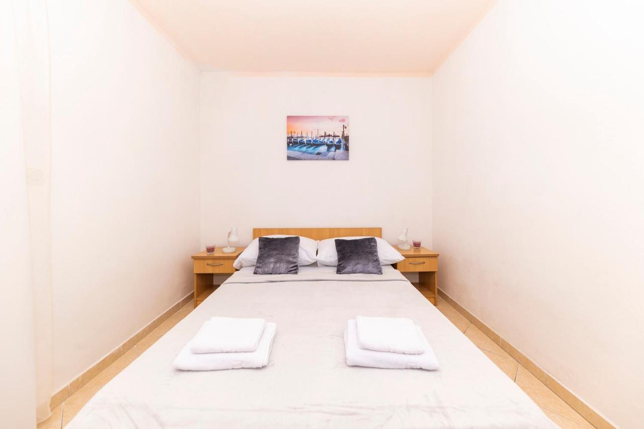 Apartments Seaside ビビニェ エクステリア 写真